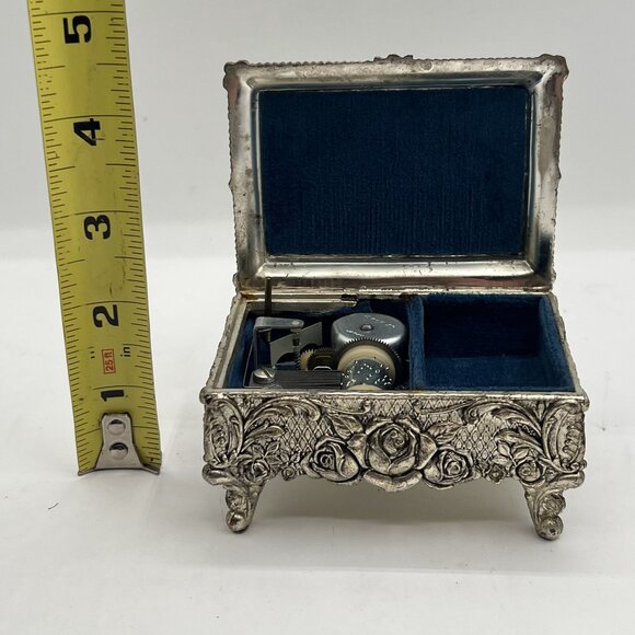 Vintage Silver Plated Blue Velvet Trinket Footed Music Box Roses Made In Japan - Picture 13 of 16